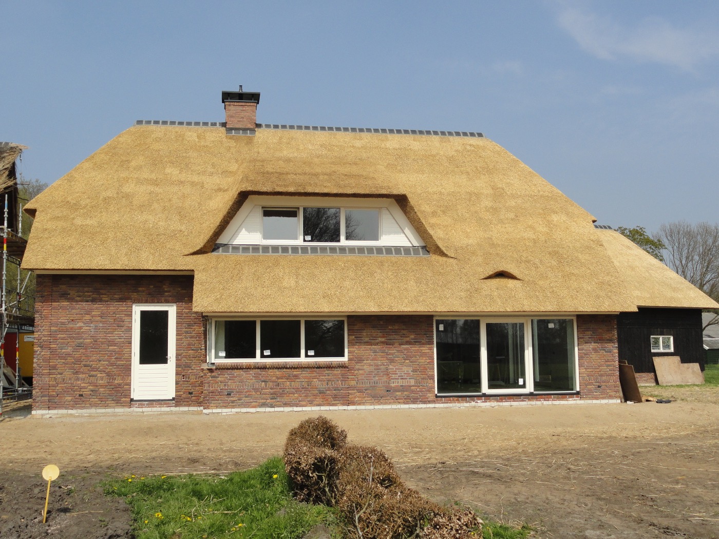 Rietendak nieuwbouwwoning Zwiggelte